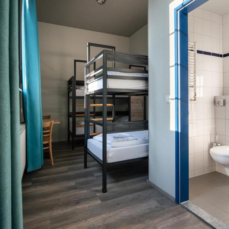 a&o Salzburg Hauptbahnhof - Bett im 6-Bett-Schlafsaal - 3