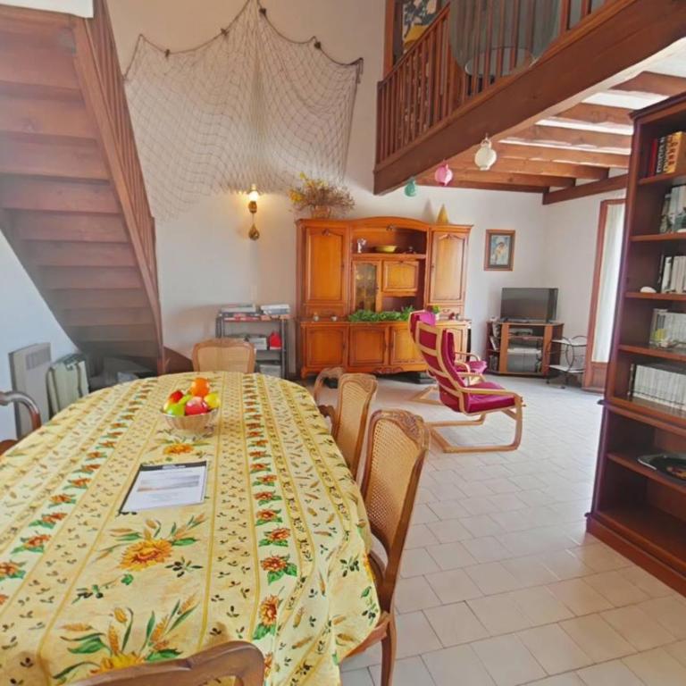 Grande villa proche de la mer - Maison 2 Chambres - 12