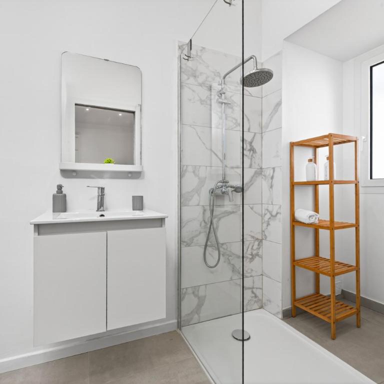 Vue mer et Principauté - Unique avec terrasse - GA - Appartement 1 Chambre - 23