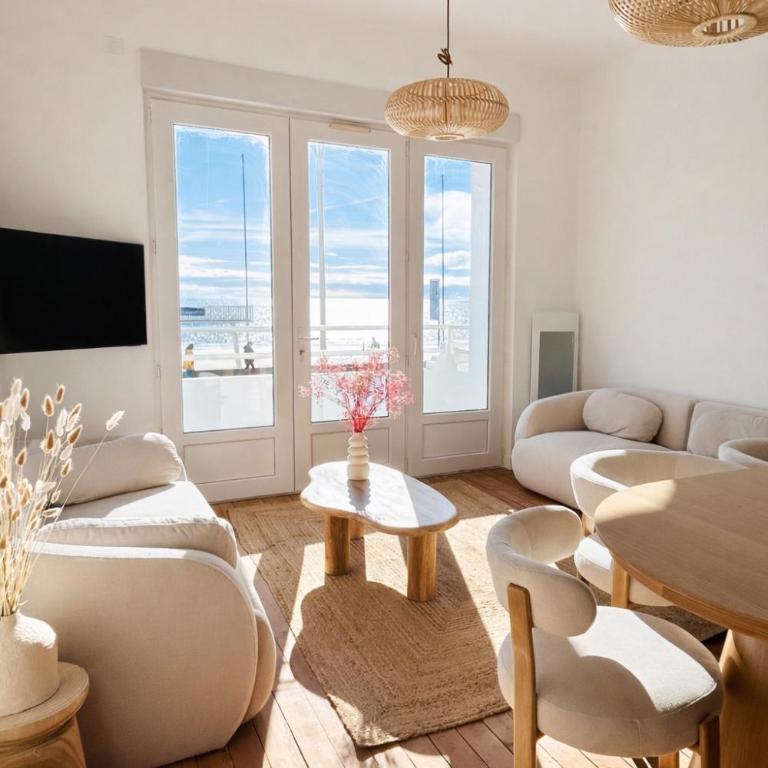 Villa Pacis rénovée - Face mer La Baule -15 pers - 5 suites avec SDB -Terrasse & BBQ sous les pins - Villa con Vista Mare - 6