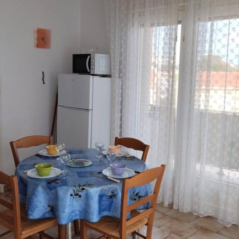 Appartement balcon proche mer - One-Bedroom Apartment with Sea View - 4