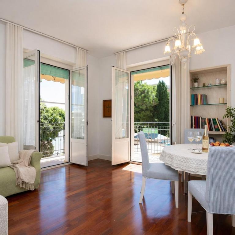 Villa Camilla 3 Suites in the Heart of Viale Ceccarini - One-Bedroom Apartment - 1