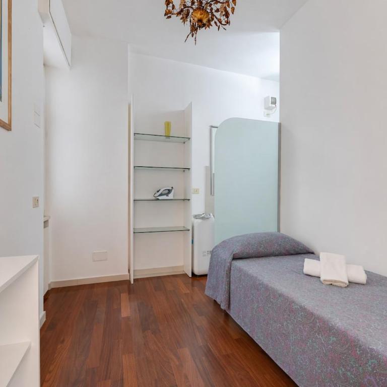 Villa Camilla 3 Suites in the Heart of Viale Ceccarini - One-Bedroom Apartment - 8
