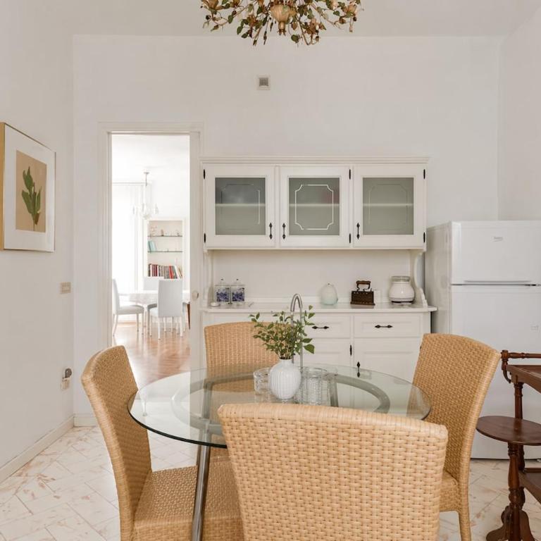 Villa Camilla 3 Suites in the Heart of Viale Ceccarini - One-Bedroom Apartment - 17