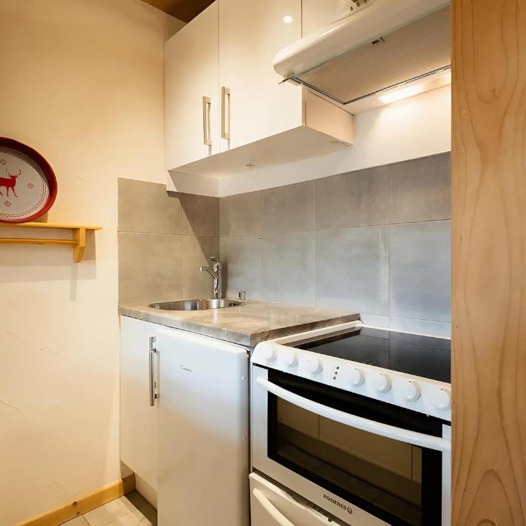 Studio tout confort 3 voyageurs, proche pistes et commerces - FR-1-304-79 - Monolocale - 8
