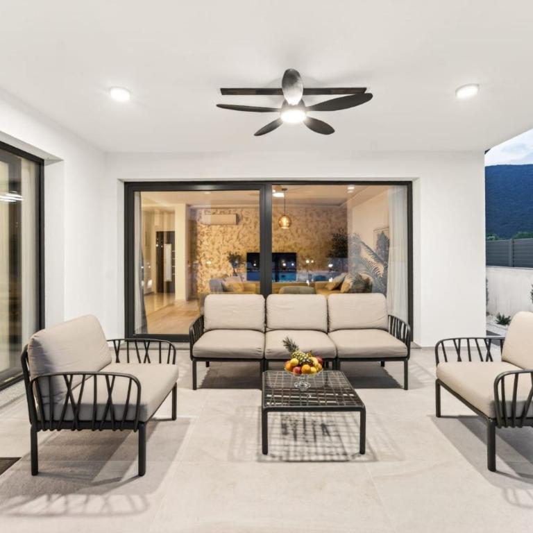 Villa Tadea - Three-Bedroom Villa - 5