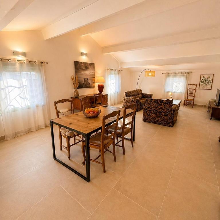 Résidence ANTONIA-Appartement 2 chambres mansardé accès piscine commune centre ville - Appartement 2 Chambres - 16