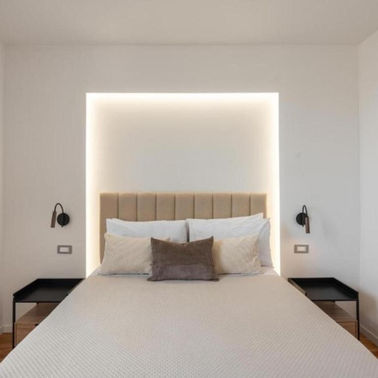 Luxury Stay in the Historic Center - Appartamento Deluxe con 2 Camere da Letto e Balcone - 16