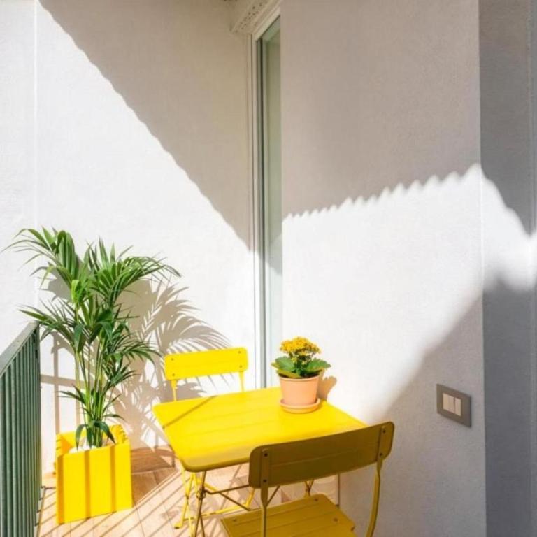 Luxury Stay in the Historic Center - Appartamento Deluxe con 2 Camere da Letto e Balcone - 4