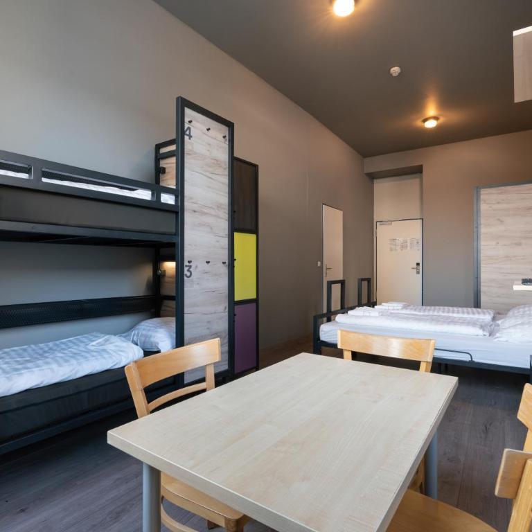 a&o Salzburg Hauptbahnhof - Bett im 6-Bett-Schlafsaal - 7