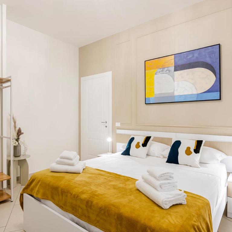Elegant 2BR in central Naples - Superior Apartment with City View - 2