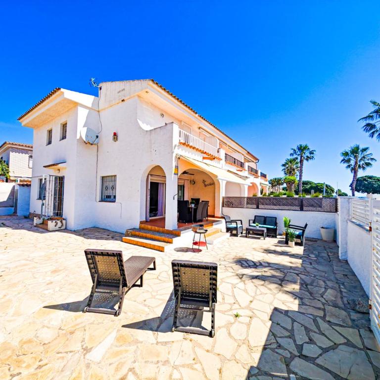 LITORAL COSTA DORADA - VILLA LAURA II Only families - Casa de 3 dormitorios - 4