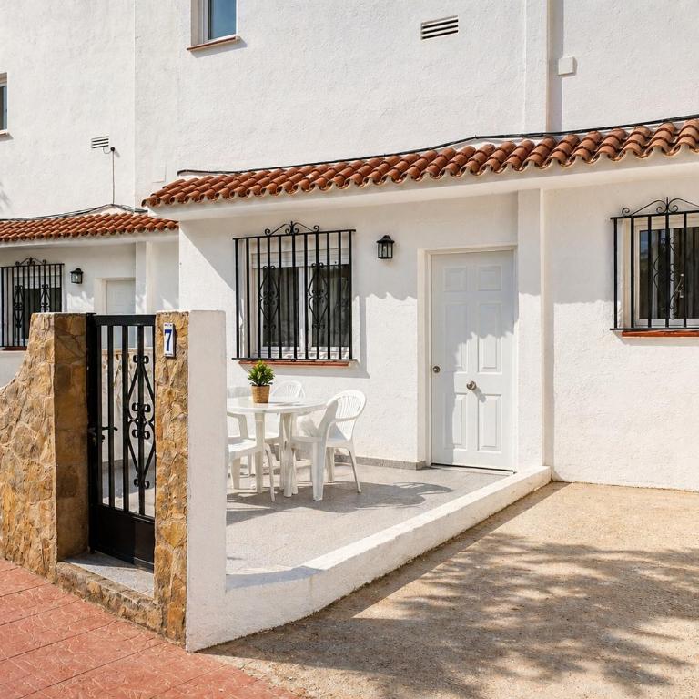 Primera línea de playa - terraza privada - parking - Ideal familias 6-7 pax o Parejas 2-4 pax - One-Bedroom House - 7