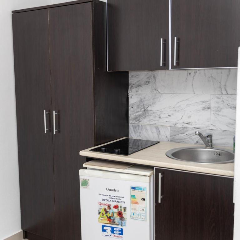 Villa Elezi - Two-Bedroom Apartment with Balcony - 6