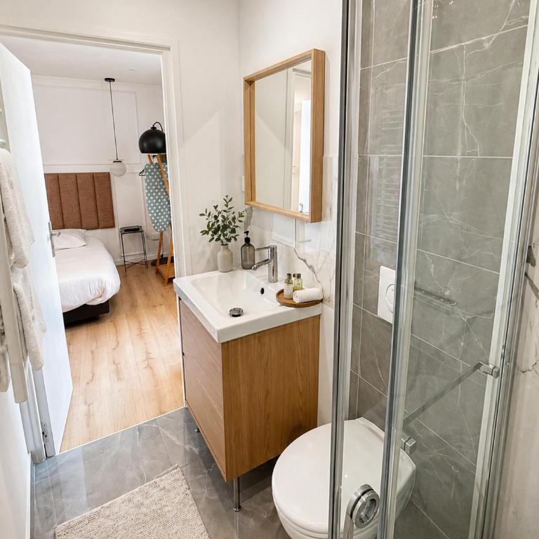 Lovely Renovated Studio Golden Square Pedestrian - Studio - 7