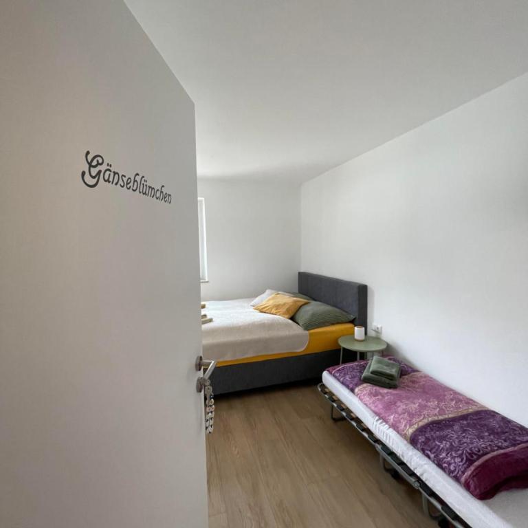 Haus Friedau - Doppelzimmer mit Dusche - 6