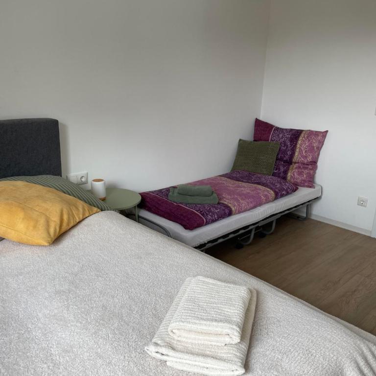 Haus Friedau - Doppelzimmer mit Dusche - 8