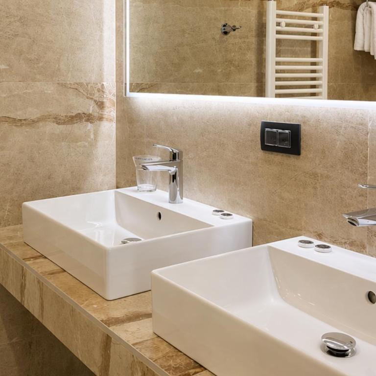 Hotel Bosna Banja Luka - Dvokrevetna Soba sa Zasebnim Krevetima - 4