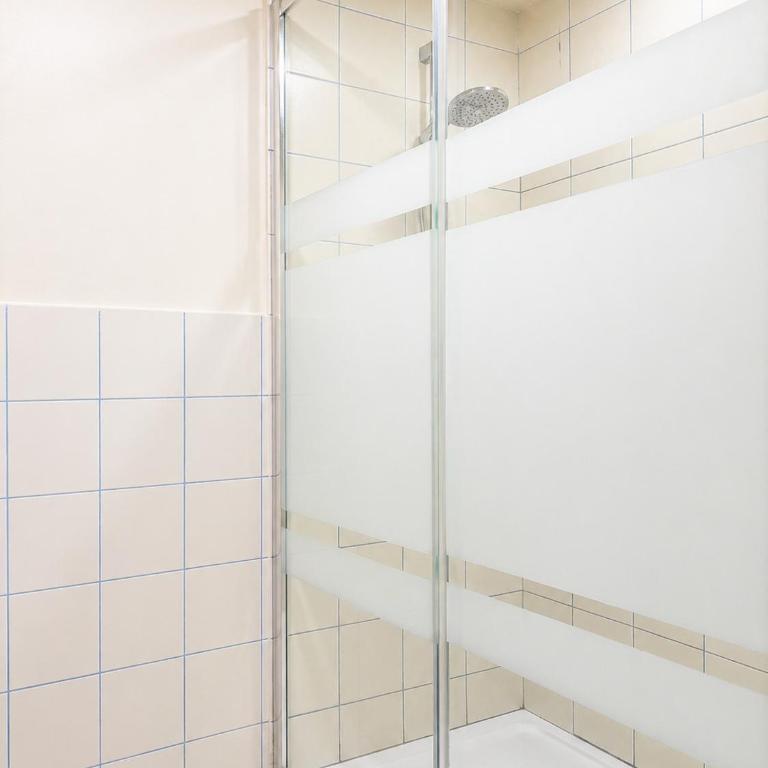 Latroupe Poblenou Beach - Bed in 8-Bed Mixed Dormitory Ensuite Room - 7
