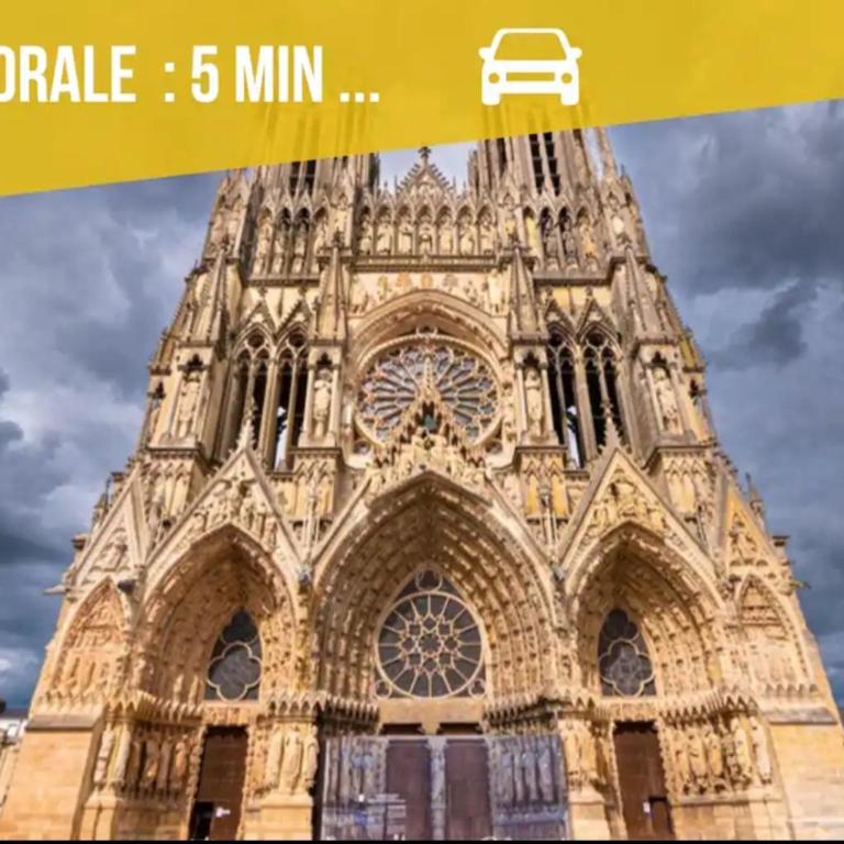 Family - Reims Cathedral View - City Break - Two-Bedroom Apartment - 17