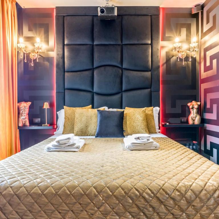 Int 37 Luxury Rooms - Queen Room with Spa Bath - 8
