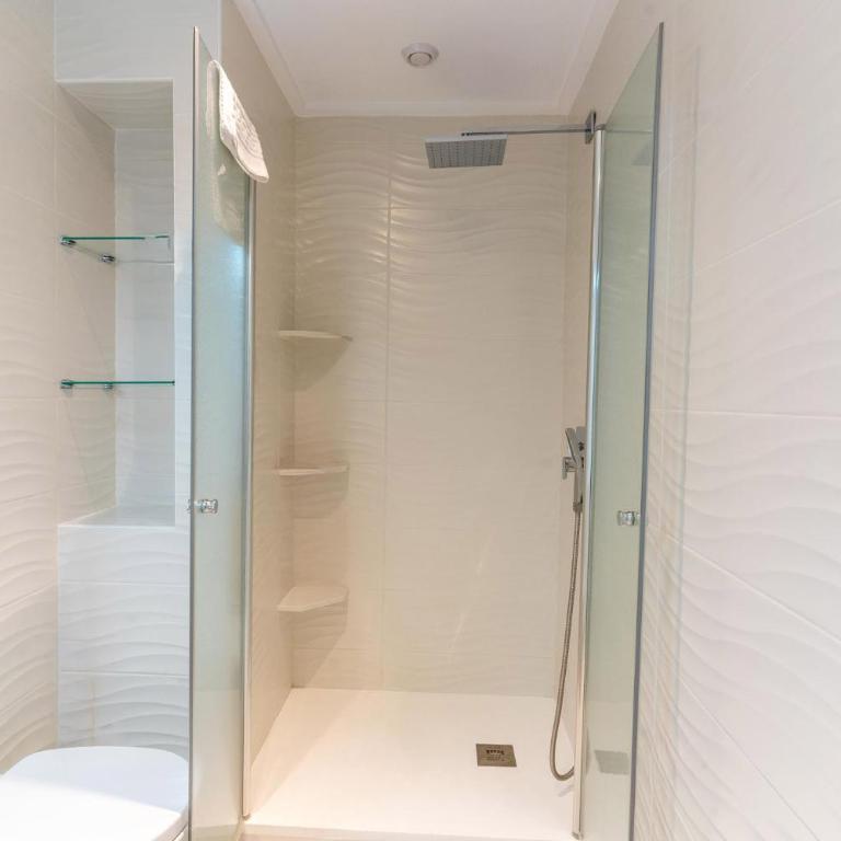 Golden Coast Terrace Escape - Apartamento de 2 dormitorios con terraza - 13
