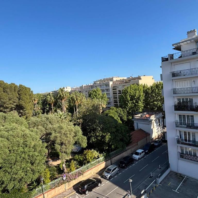 Royal Palm Juan les pins - Appartement 53M2 avec terrasse ensoleillée 5e dernier étage 200m de la plage - Appartement 1 Chambre - 2