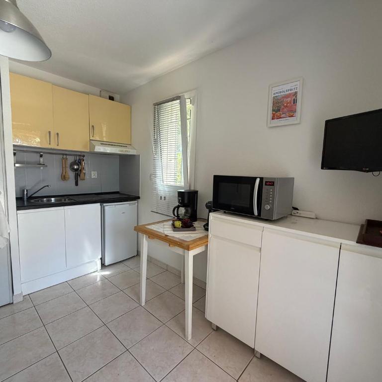 T2 plein sud jardin 4 pers proche Plage Clim pkg - Appartement 1 Chambre - 8