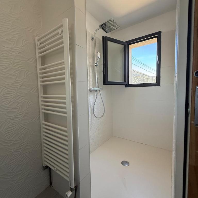 Maison LÒRT - 7 min de la Cité Médiévale - Maison 4 Chambres - 20