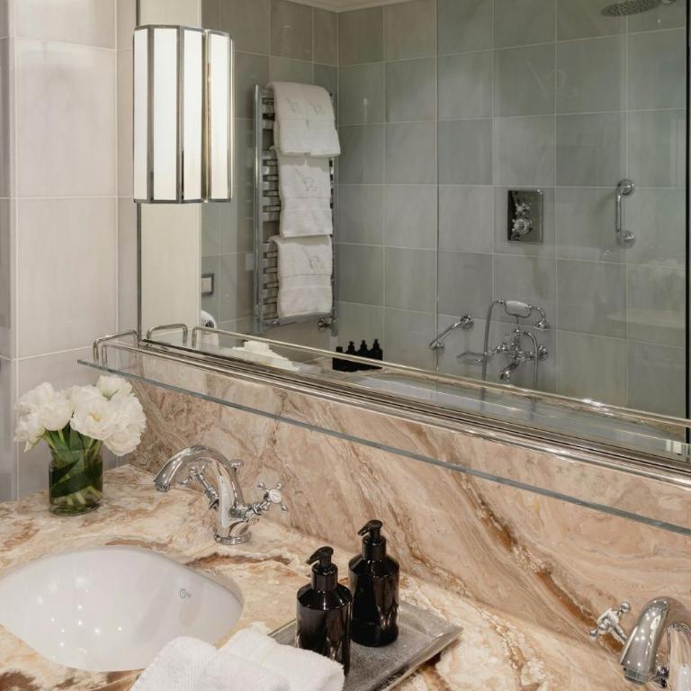 Hotel d'Angleterre - Chambre Lit King-Size Exclusive - Vue sur Lac - 18
