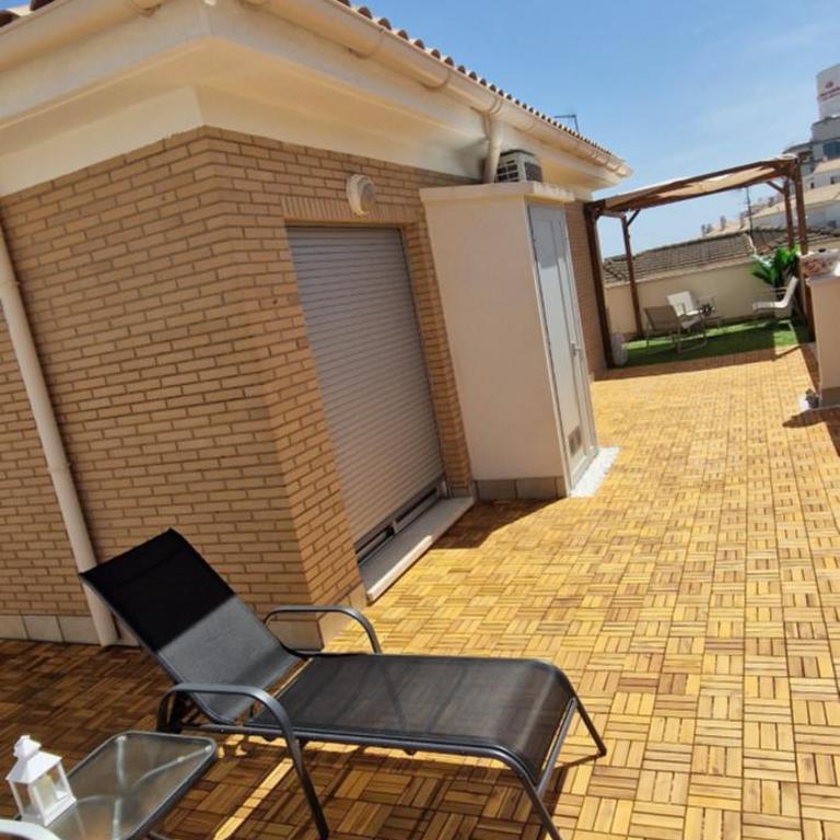 Ático con terraza y piscina - Apartamento de 1 dormitorio - 12