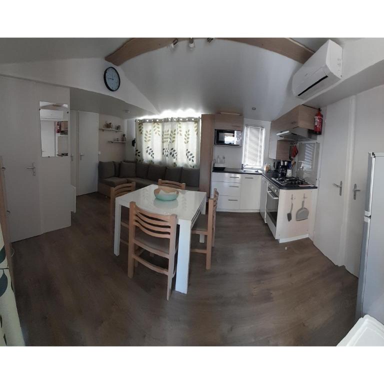 Mobil-home - Clim, TV, LV, LL - Camping LES SABLES DU MIDI 4 étoiles - MH-A030 - Mobile Home - 4