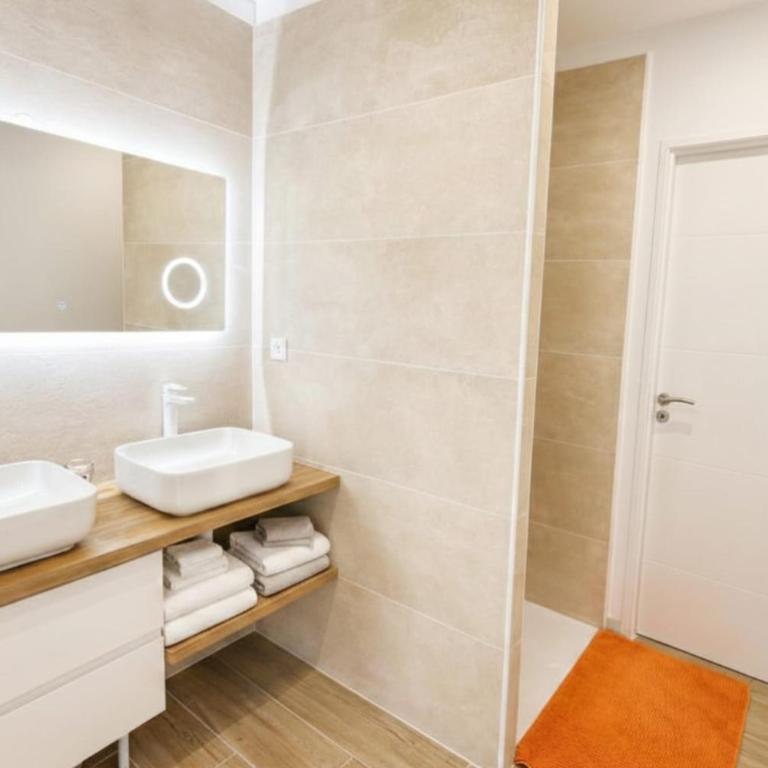 Villa Serenity Private Pool Walking Distance to the city center - Ferienhaus - 14