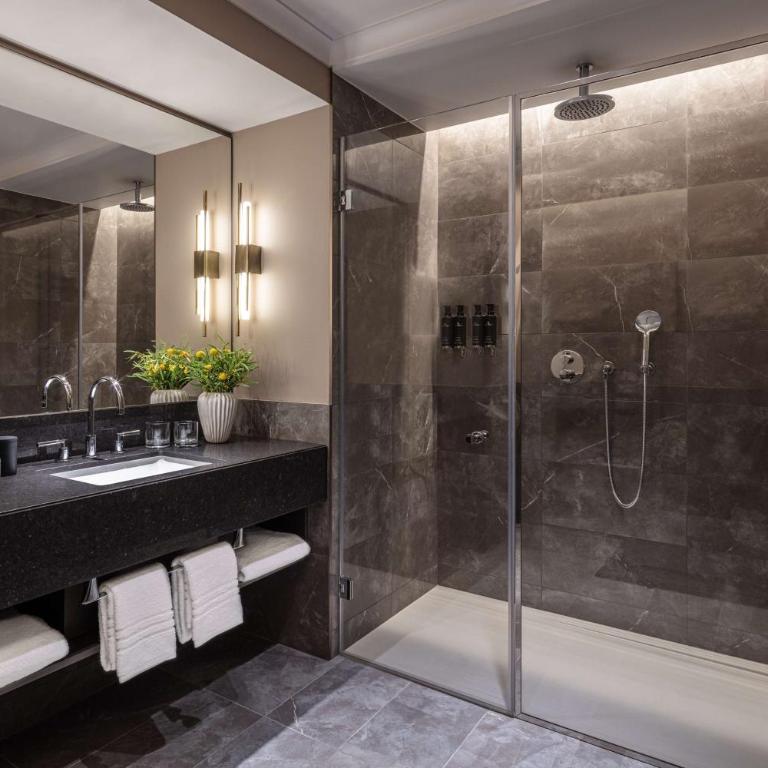 Anantara Plaza Nice Hotel - A Leading Hotel of the World - Chambre Premium Vue Mer avec Balcon - 3