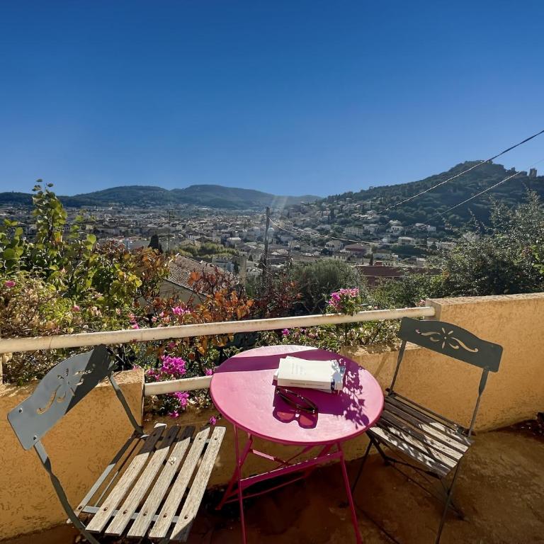 Vue mer et îles d'Or, villa rénovée, plancha gaz - Villa - 1