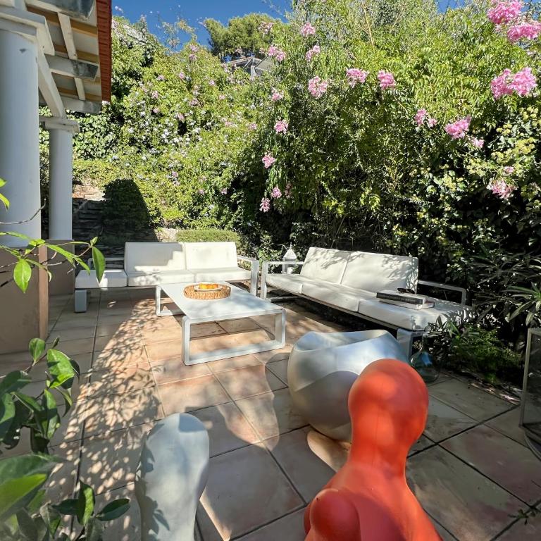 Vue mer et îles d'Or, villa rénovée, plancha gaz - Villa - 31