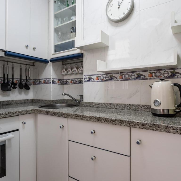 Pyr estudio con parking y piscina todo el año by Sur Suites - Apartamento Estudio - 11
