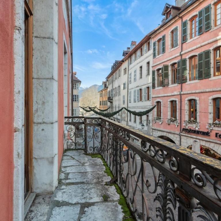 Appartement historique Annecy - Apartment - 12