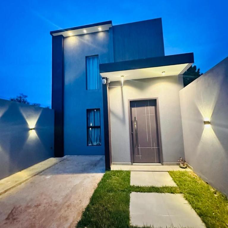 Casa independiente en Ciudad del Este - Three-Bedroom House - 1
