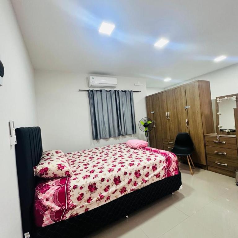 Casa independiente en Ciudad del Este - Three-Bedroom House - 17