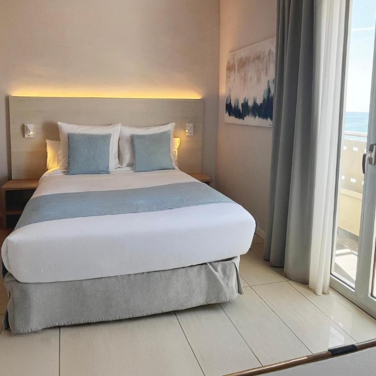 Hotel Excelsior - Habitación Doble con balcón y cama supletoria - 3