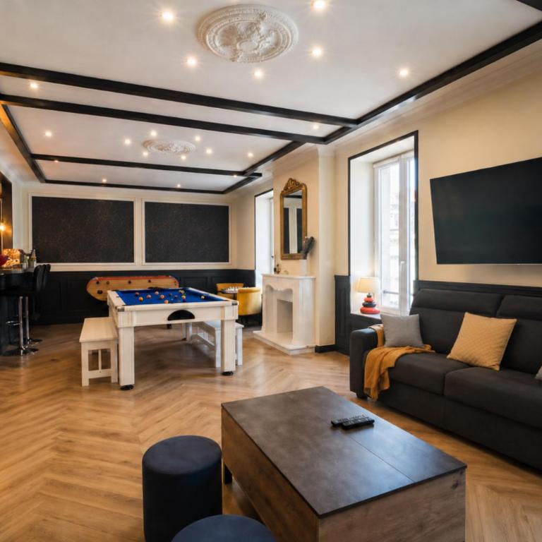 Méga Billard Baby Foot option Escape Game 5min de la gare - Appartement 3 Chambres - 1