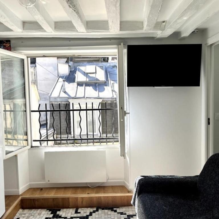 Opéra 9e Studio sous les toits & plein de caractère par Mey Agency - Studio - 7