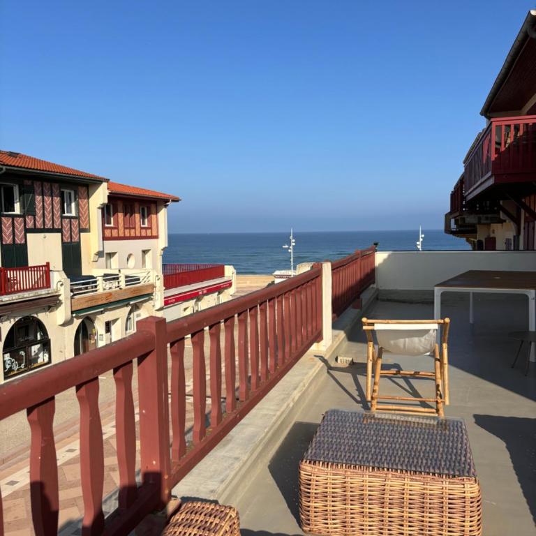 Le Coolin Loft, Vue et Acces directe à la plage, immense terrasse, place des landais Hossegor, quartier très animé, idéal pour un séjour entre amis - Apartment mit 3 Schlafzimmern - 40