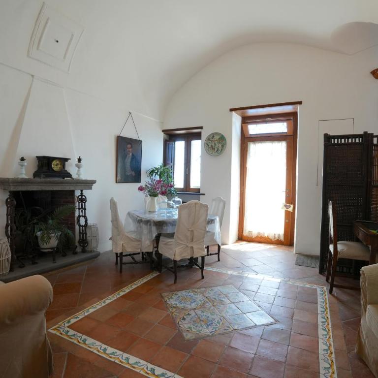 Seaview Villa From 1900 - 5 min from Amalfi center - 100 from Duoglio sea beach - 160 stairs from the Amalfi Coast main route - Villa con Vista Mare - 11