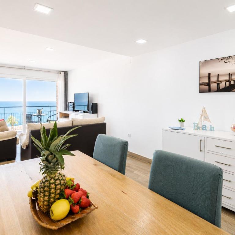 ÁTICO CON VISTAS ESPECTACULARES AL MAR - Apartamento de 2 dormitorios - 11