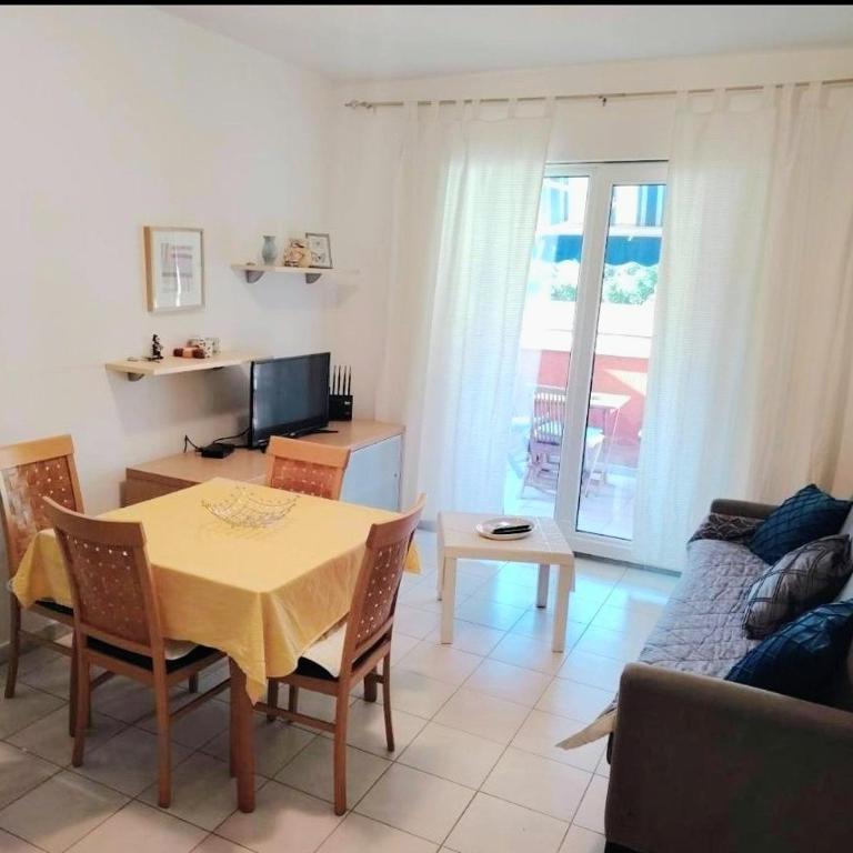Apartment Budva - One-Bedroom Apartment - 1
