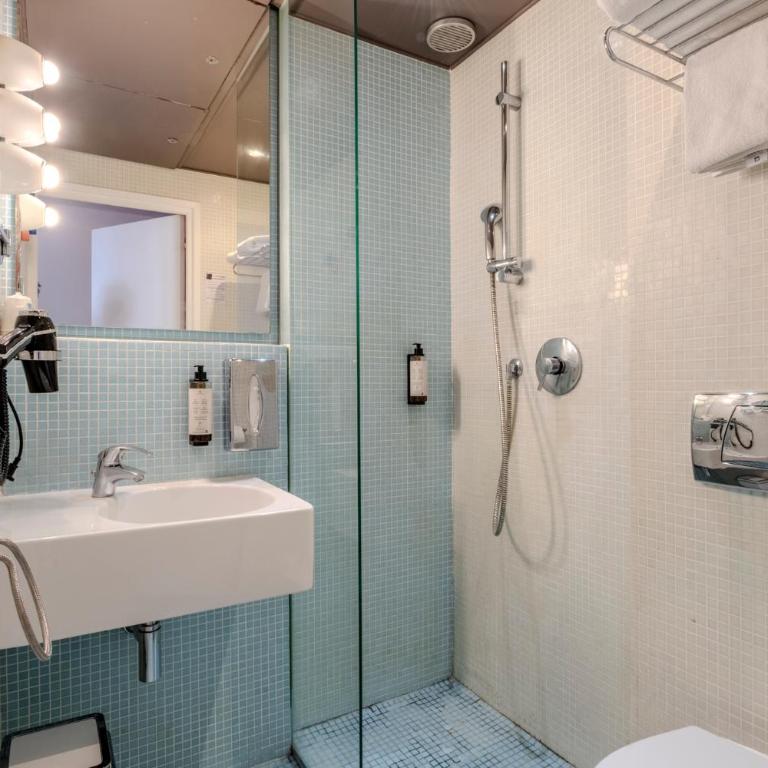 Hotel Burrhus - Petite Chambre Double - 9