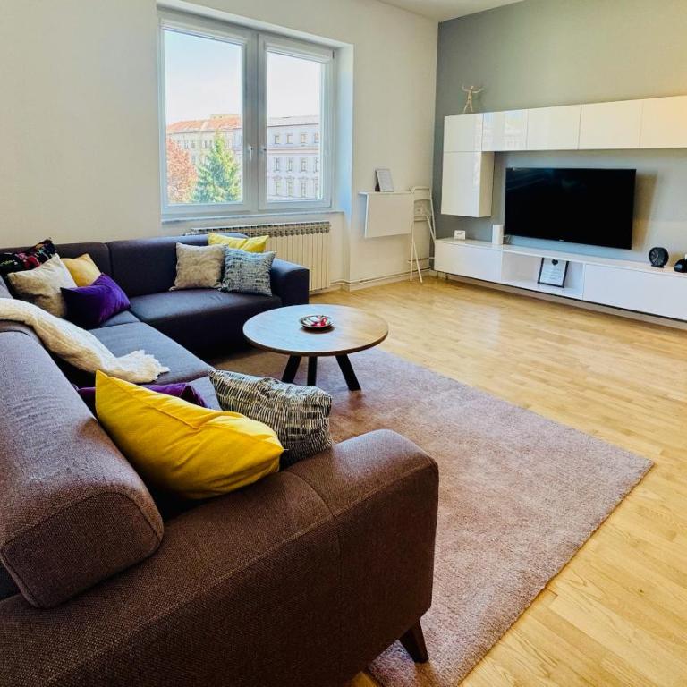 Apartment Atelier 81 with parking - Apartman sa 2 Spavaće Sobe - 1