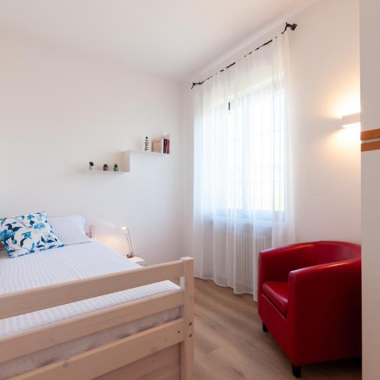 La Lanterna Bianca - Two-Bedroom House - 15